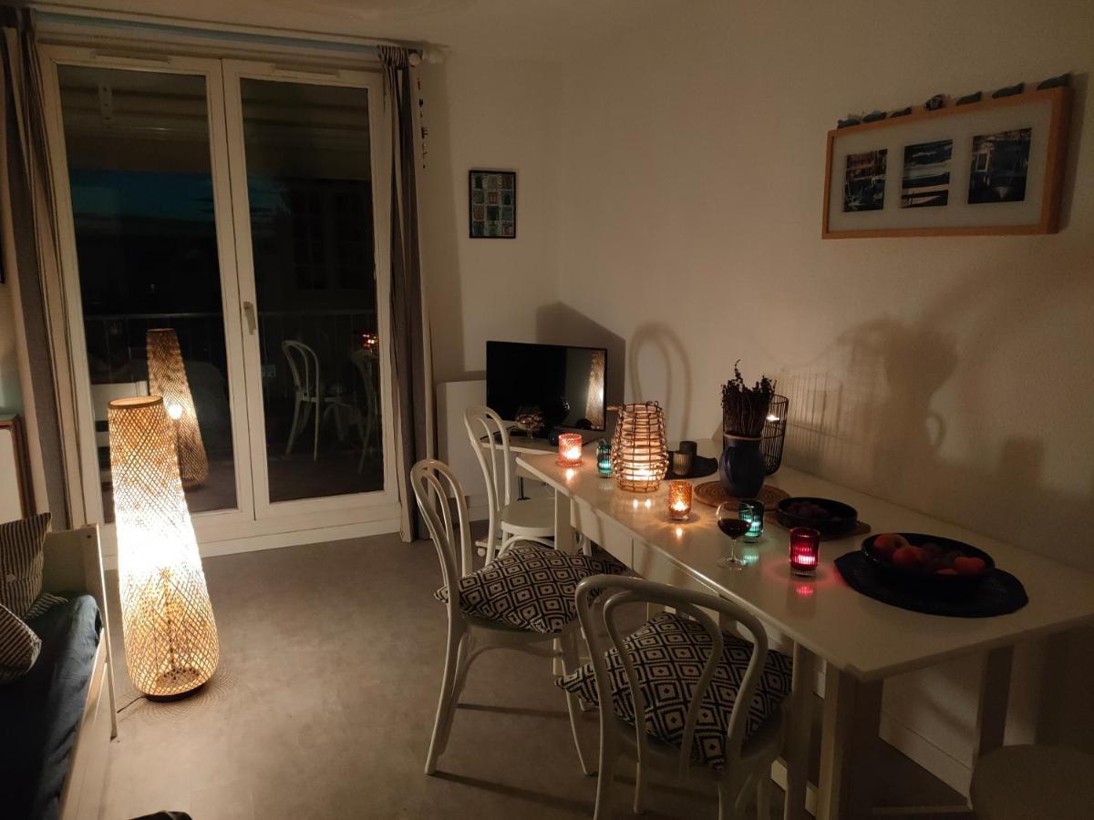 Appartement Avec Terrasse Vue Mer, Proximite Plage, Place Parking Санари-сюр-Мер Экстерьер фото
